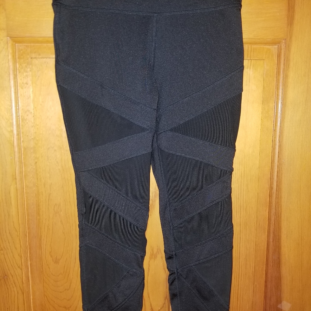 Women's exercise leggings